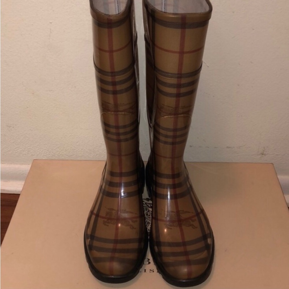 Burberry rain boots size 36 USA 6. - Picture 6 of 6